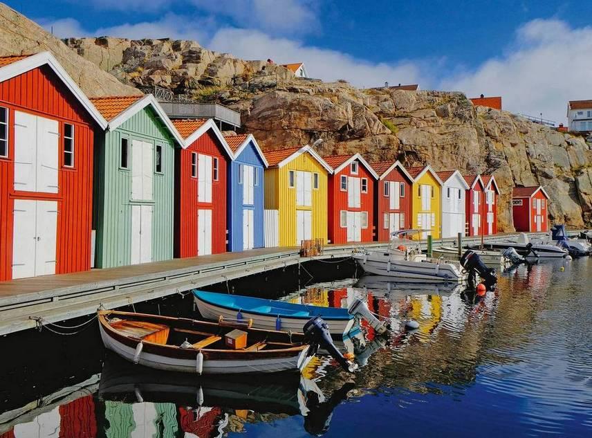 Ravensburger Colourful Houses of Sweden, 100 XL-piece jigsaw puzzle